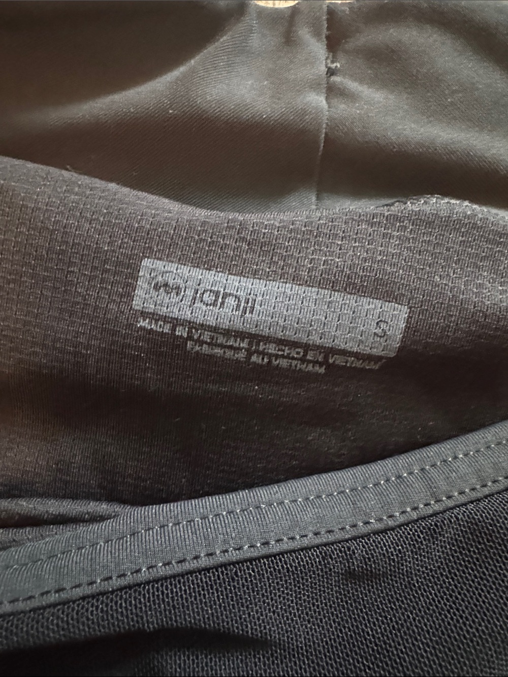 Janji AFO Rhythm Shorts - Picture 2 of 4